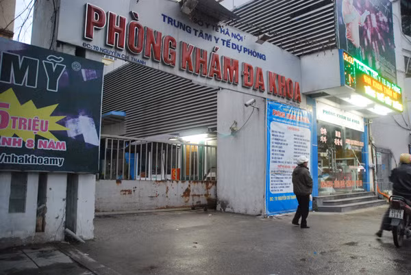 Ngày đầu tiêm vắc xin đăng ký qua mạng tại Hà Nội ảnh 1