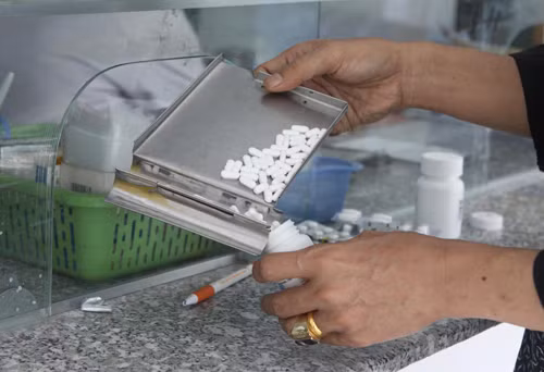 Mở rộng điều trị bằng thuốc ARV cho người nhiễm HIV/AIDS ảnh 1