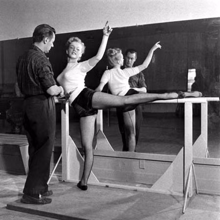 Lộng lẫy nhan sắc Marilyn Monroe tuổi 20 ảnh 3