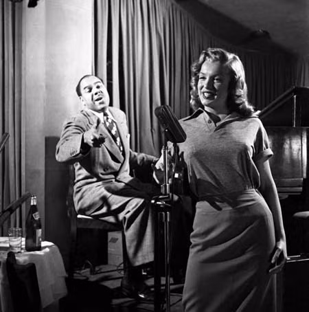 Lộng lẫy nhan sắc Marilyn Monroe tuổi 20 ảnh 6