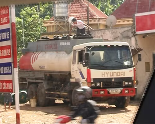 Vụ trộm cắp xăng ở Bình Dương: Công an vào cuộc ảnh 2