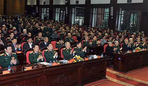 Không thể có và không bao giờ có Quân đội đứng ngoài chính trị ảnh 1