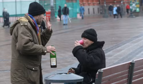 Người Nga vẫn ‘yên tâm’ với vodka ảnh 1