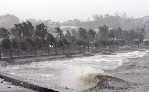 Philippines nghiêng ngả trong bão Hagupit ảnh 2