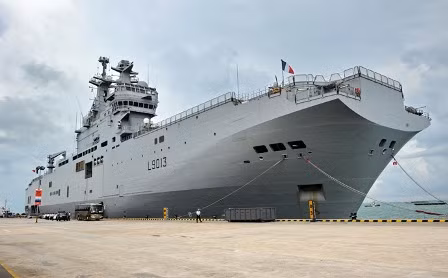 Pháp tuyên bố khả năng không giao tàu Mistral cho Nga ảnh 1