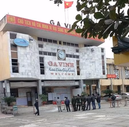 Cháy tại phòng bán vé Ga Vinh ảnh 1