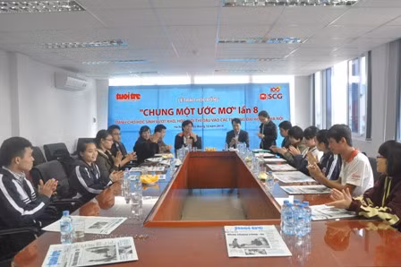 Trao Học bổng “Chung một ước mơ” cho sinh viên nghèo ảnh 1