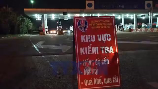Siết chặt xử lý xe quá tải trên cao tốc Nội Bài - Lào Cai