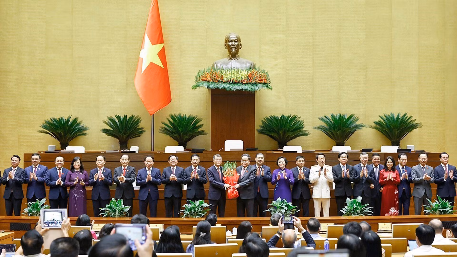 Thời sự 24h qua ảnh sáng 8/4