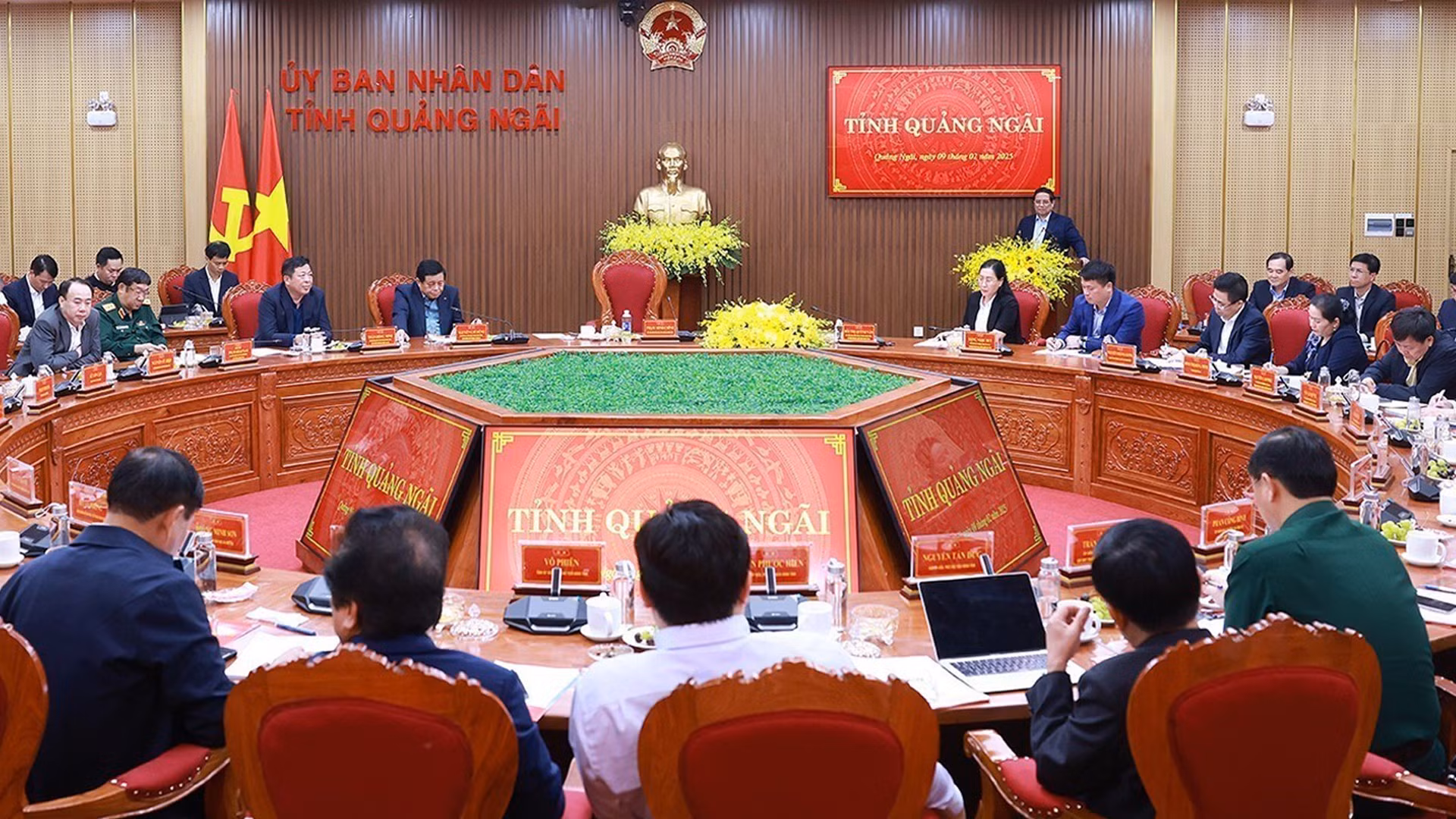 Thủ tướng làm việc với lãnh đạo tỉnh Quảng Ngãi