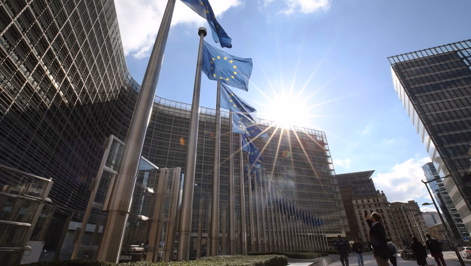EU tăng cường bảo vệ an ninh kinh tế