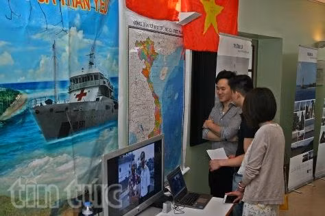 Triển lãm ảnh về Trường Sa, Hoàng Sa tại Đức ảnh 2