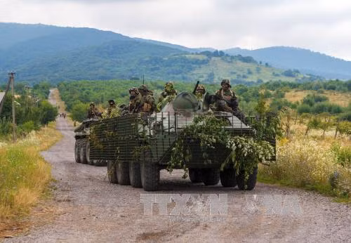Quân đội và phe ly khai Ukraine tố nhau nã pháo Donestk ảnh 1