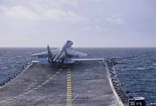 Máy bay Sukhoi - huyền thoại của ngành hàng không Nga ảnh 12