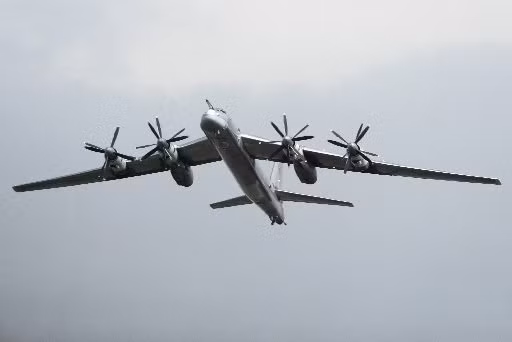 “Gấu già” Tu-95 của Nga vẫn khiến Mỹ, NATO lạnh gáy ảnh 1