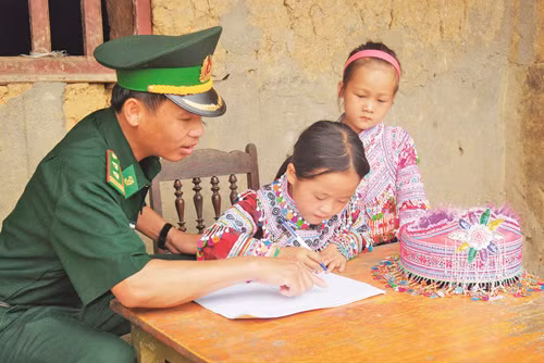 Bảo vệ vững chắc chủ quyền an ninh biên giới ảnh 3
