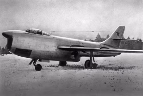 Máy bay Sukhoi - huyền thoại của ngành hàng không Nga ảnh 13