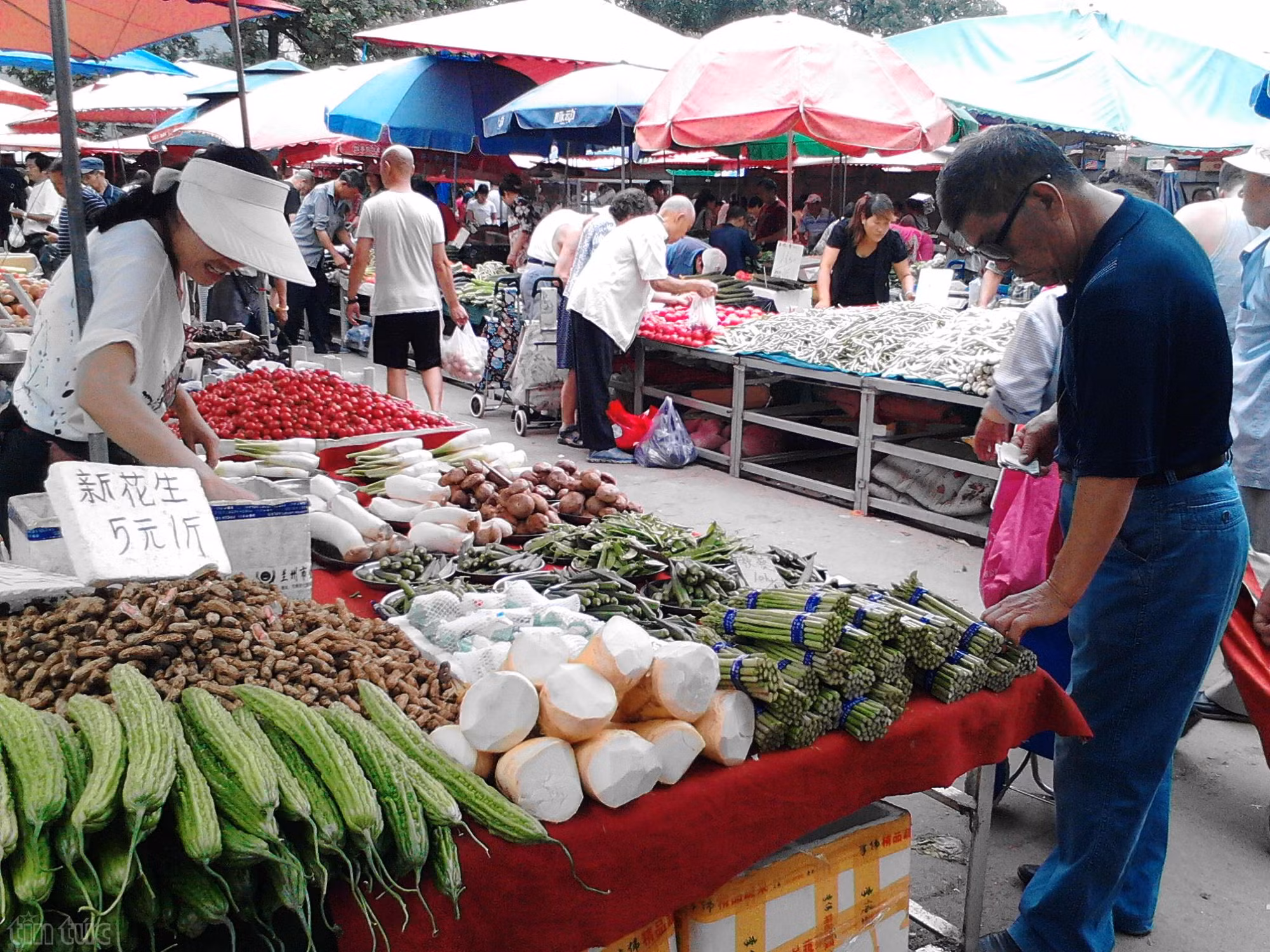 Chợ ở Trung Quốc - Nơi phụ nữ lép vế trước đàn ông ảnh 2