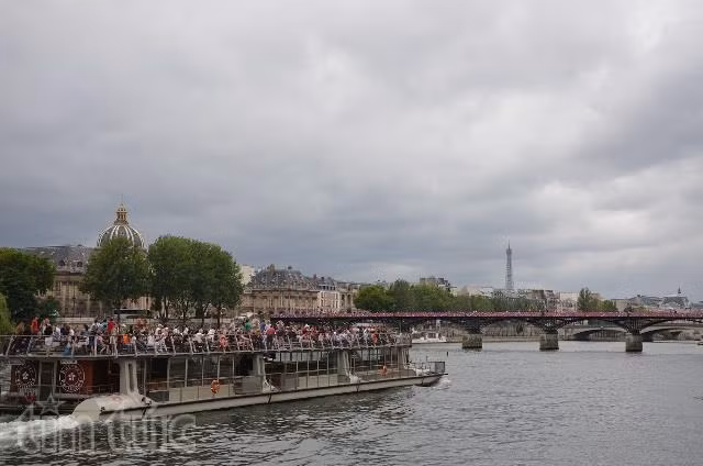Bãi biển nhân tạo Paris mở cửa đón khách du lịch hè ảnh 1