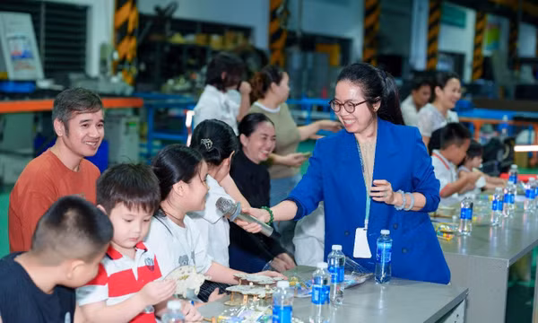 Coteccons mang Trung Thu đến với hơn 1.400 trẻ em qua 'Hái trăng về làng'