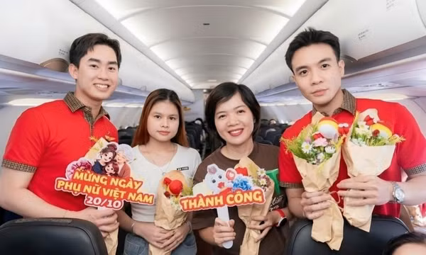 Trải nghiệm đáng nhớ ngày Phụ nữ Việt Nam 20/10 của các hành khách nữ trên chuyến bay Vietjet