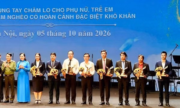 Doanh nhân Nguyễn Thị Phương Thảo dự chương trình 'Kết nối yêu thương' của Hội LHPN Việt Nam