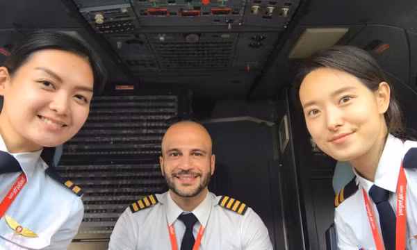 Những bóng hồng Vietjet làm chủ bầu trời