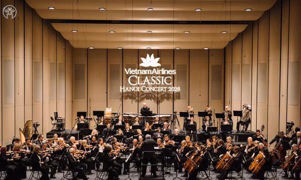 'Chạm Thanh Thu' cùng hơn 100 nghệ sĩ giao hưởng London Symphony Orchestra 