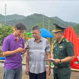 Trang bị 'lá chắn số' thiết thực cho đồng bào vùng biên