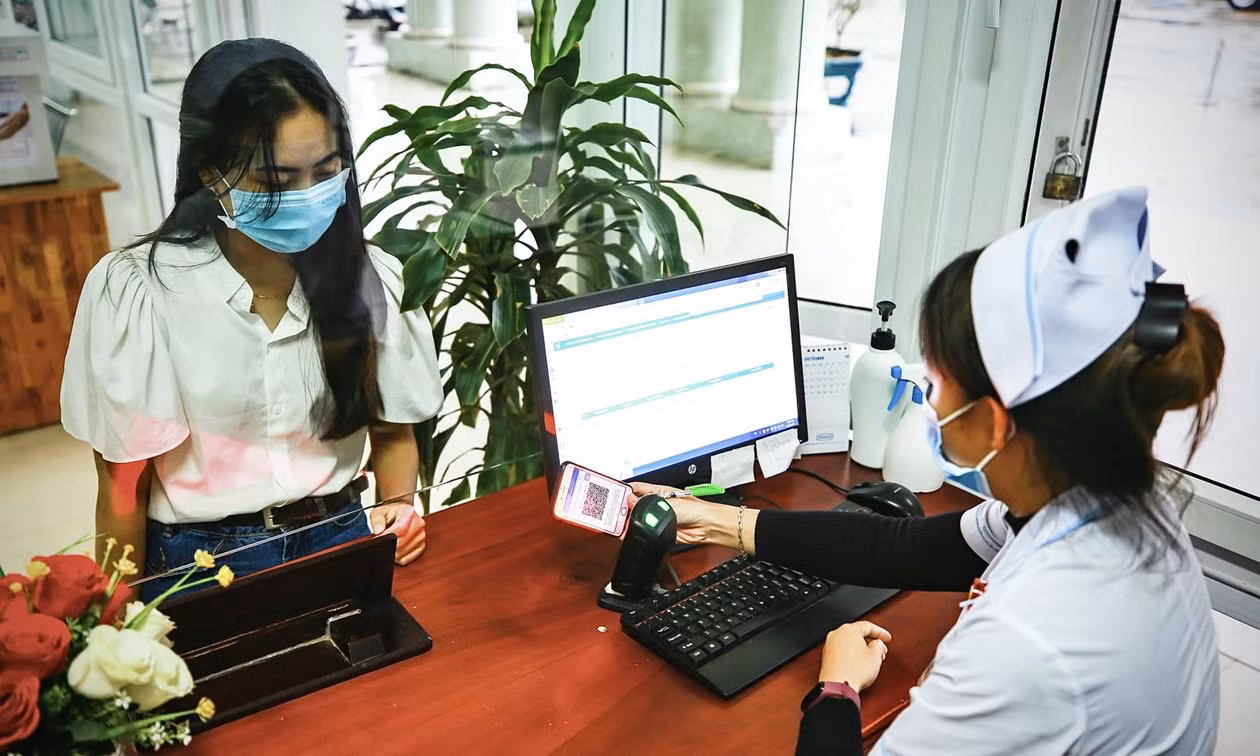 Hướng dẫn sử dụng sổ BHXH, thẻ BHYT điện tử từ tháng 10/2026