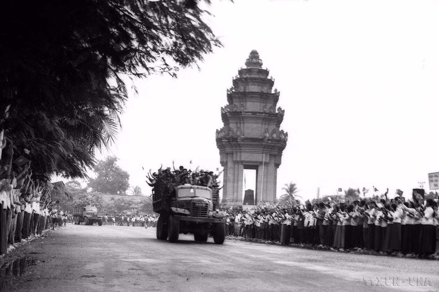 vn326f1.jpg