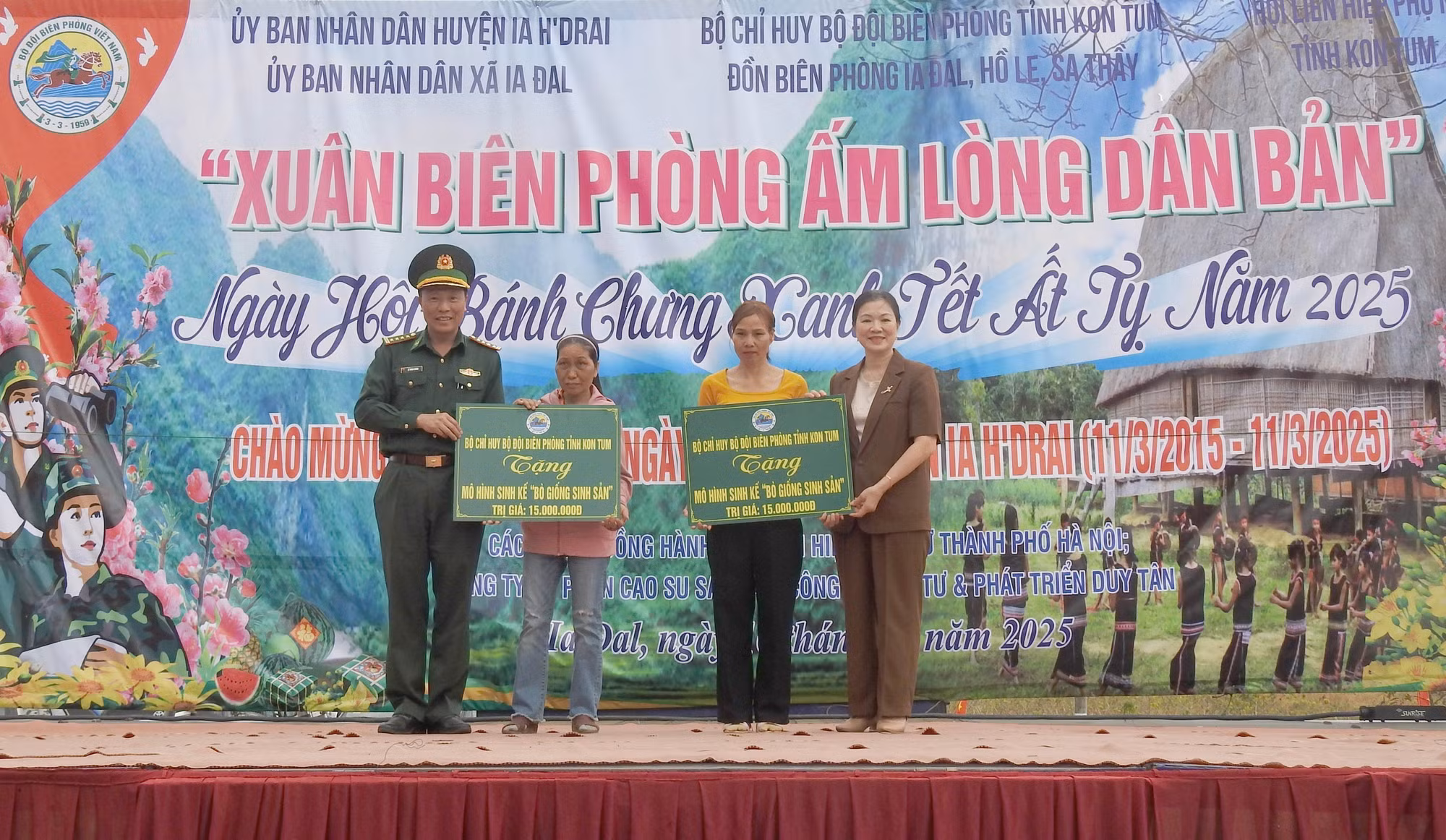 potal-kon-tum-to-chuc-chuong-trinh-xuan-bien-phong-am-long-dan-ban-7810840.jpg