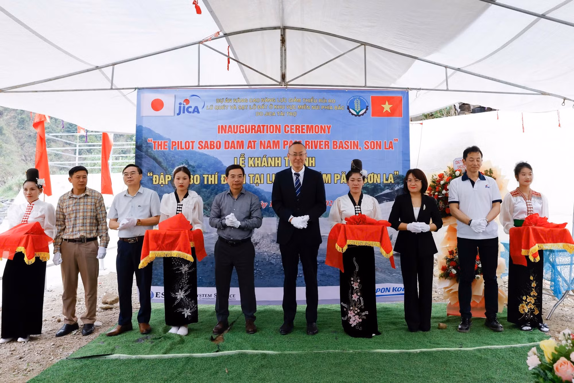 2cac-dai-bieu-cat-bang-khanh-thanh.jpg