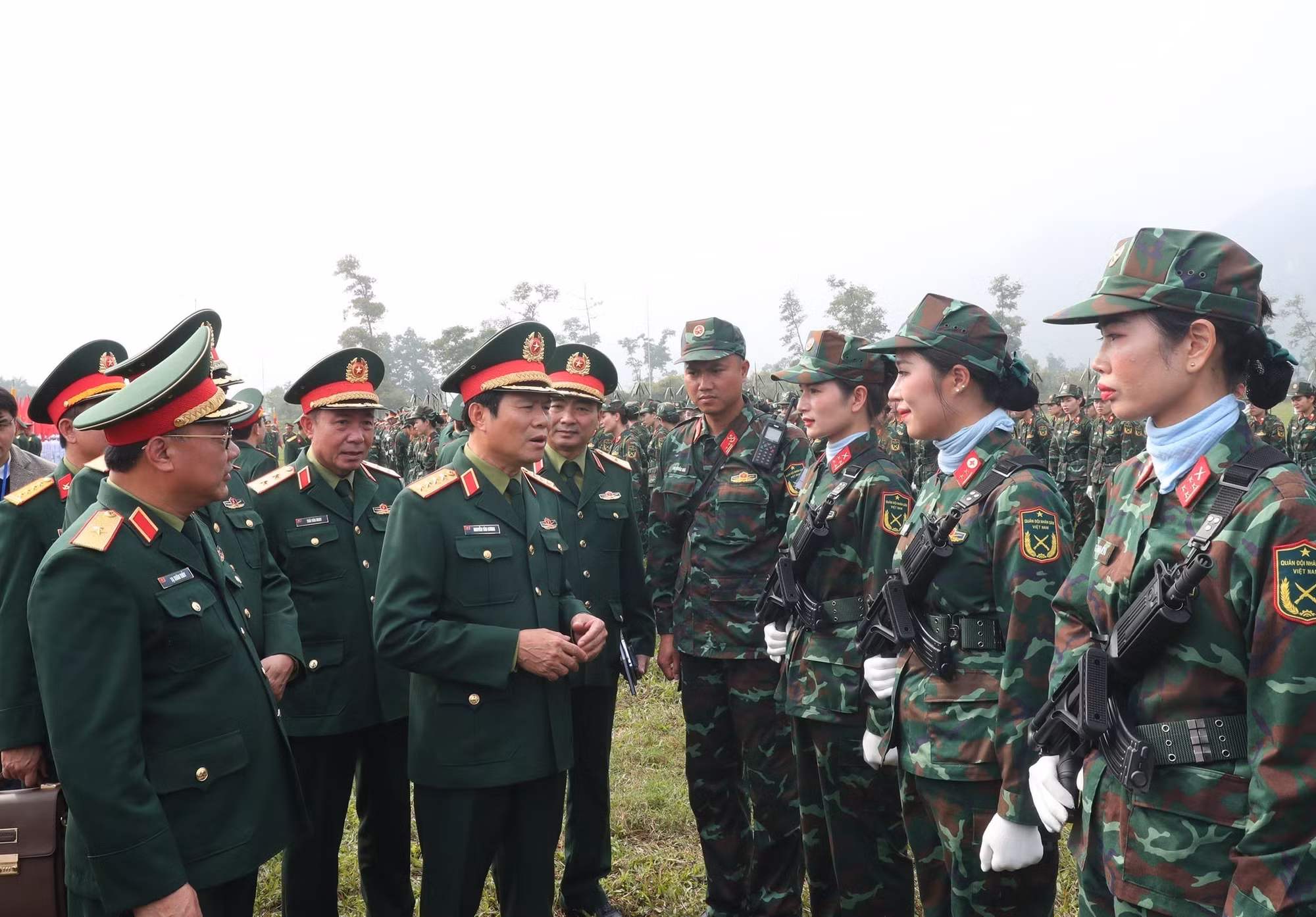 potal-hop-luyen-dieu-binh-dieu-hanh-le-ky-niem-50-nam-giai-phong-miem-nam-thong-nhat-dat-nuoc-7885655.jpg