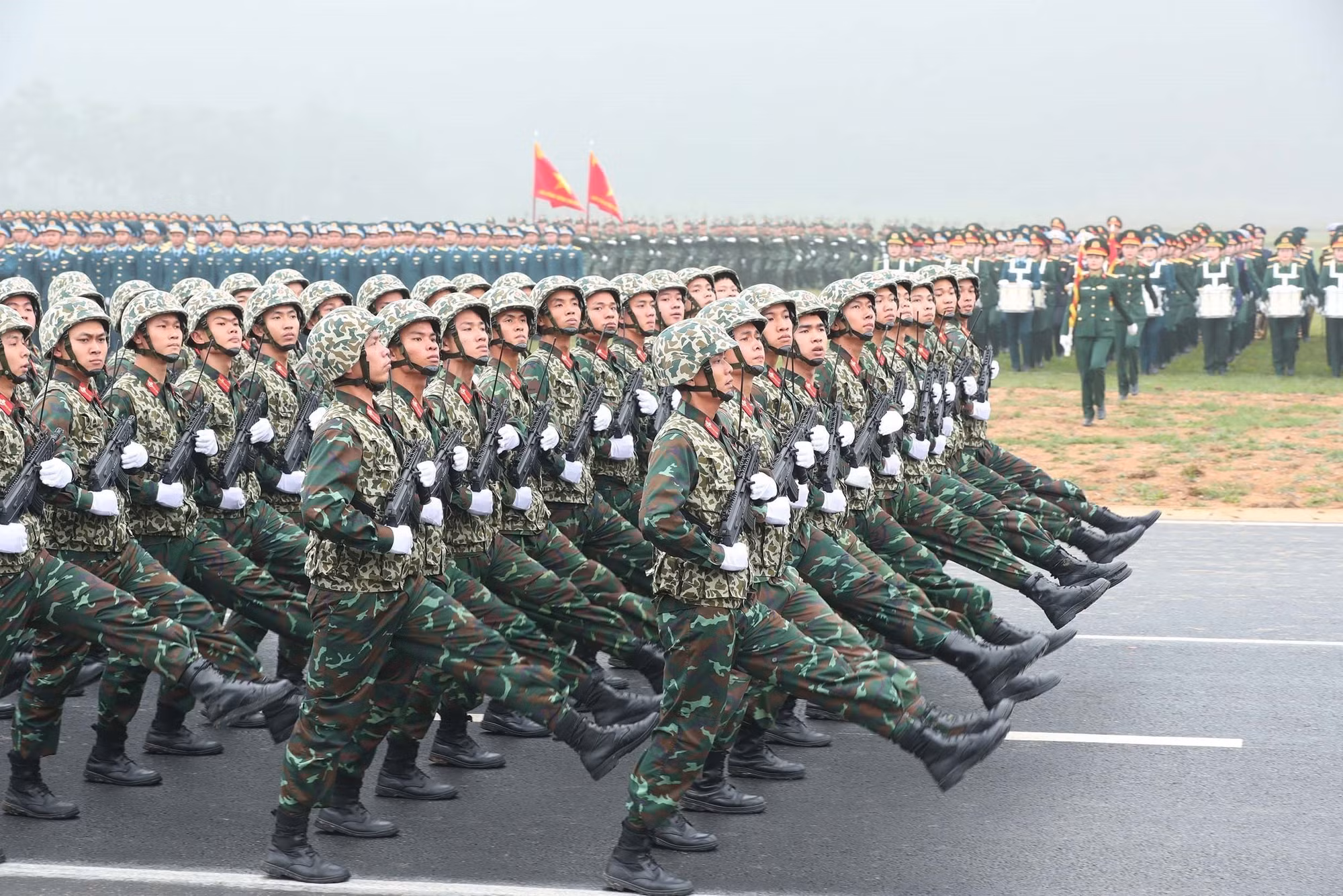 potal-hop-luyen-dieu-binh-dieu-hanh-le-ky-niem-50-nam-giai-phong-miem-nam-thong-nhat-dat-nuoc-7885652.jpg