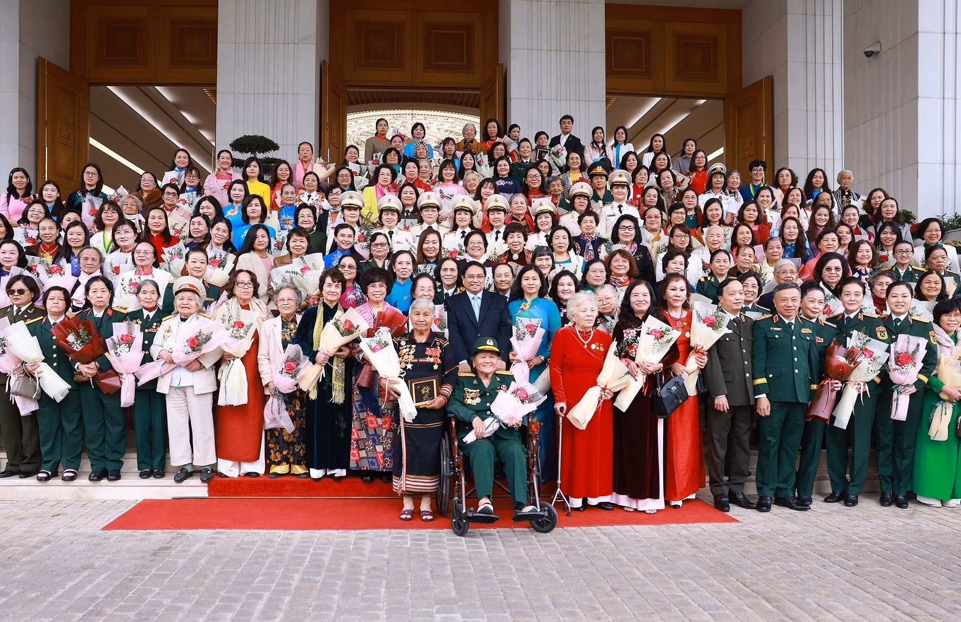 potal-thu-tuong-gap-mat-nu-anh-hung-nha-khoa-hoc-nhan-giai-giai-thuong-kovalevskaia-7901490.jpg