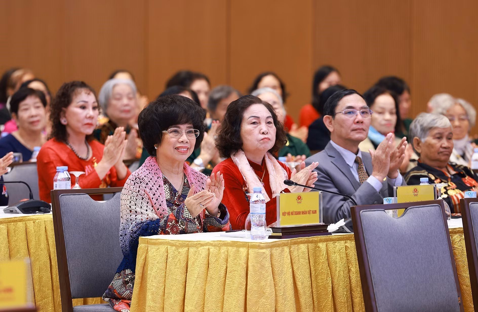 potal-thu-tuong-gap-mat-nu-anh-hung-nha-khoa-hoc-nhan-giai-giai-thuong-kovalevskaia-7901335.jpg