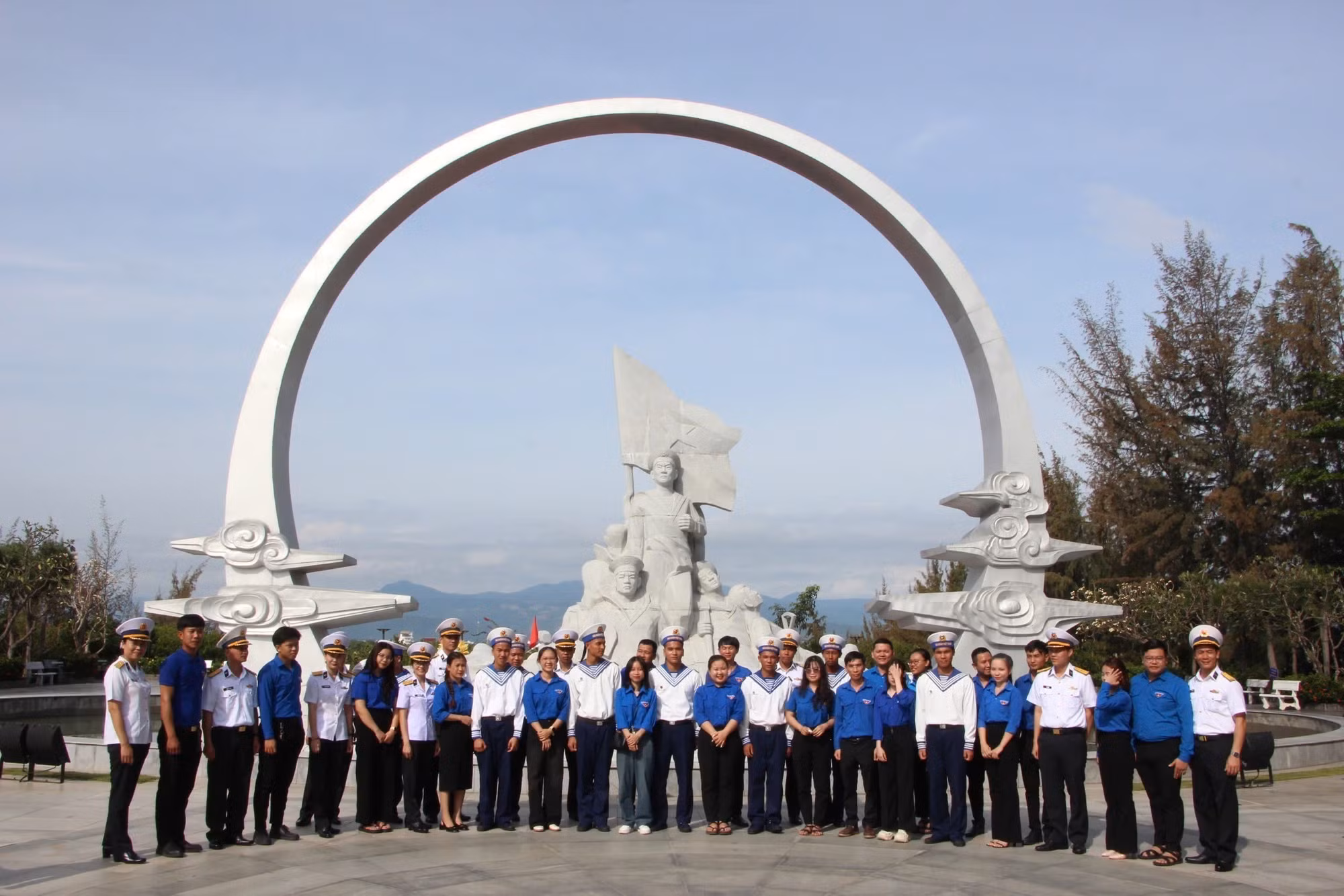 potal-khanh-hoa-dang-huong-tuong-niem-64-chien-si-gac-ma-79106581.jpg