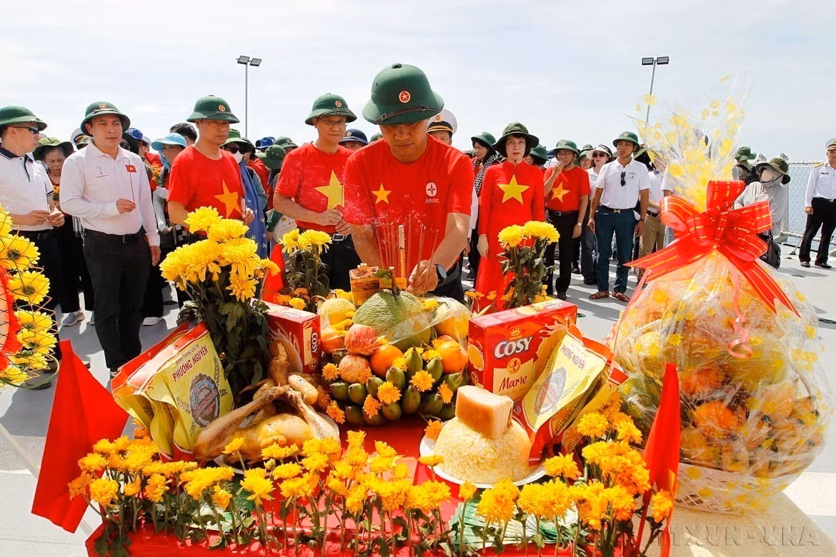 potal-37-nam-cuoc-chien-dau-bao-ve-chu-quyen-to-quoc-o-gac-ma-lich-su-khong-bao-gio-quen-7912282.jpg