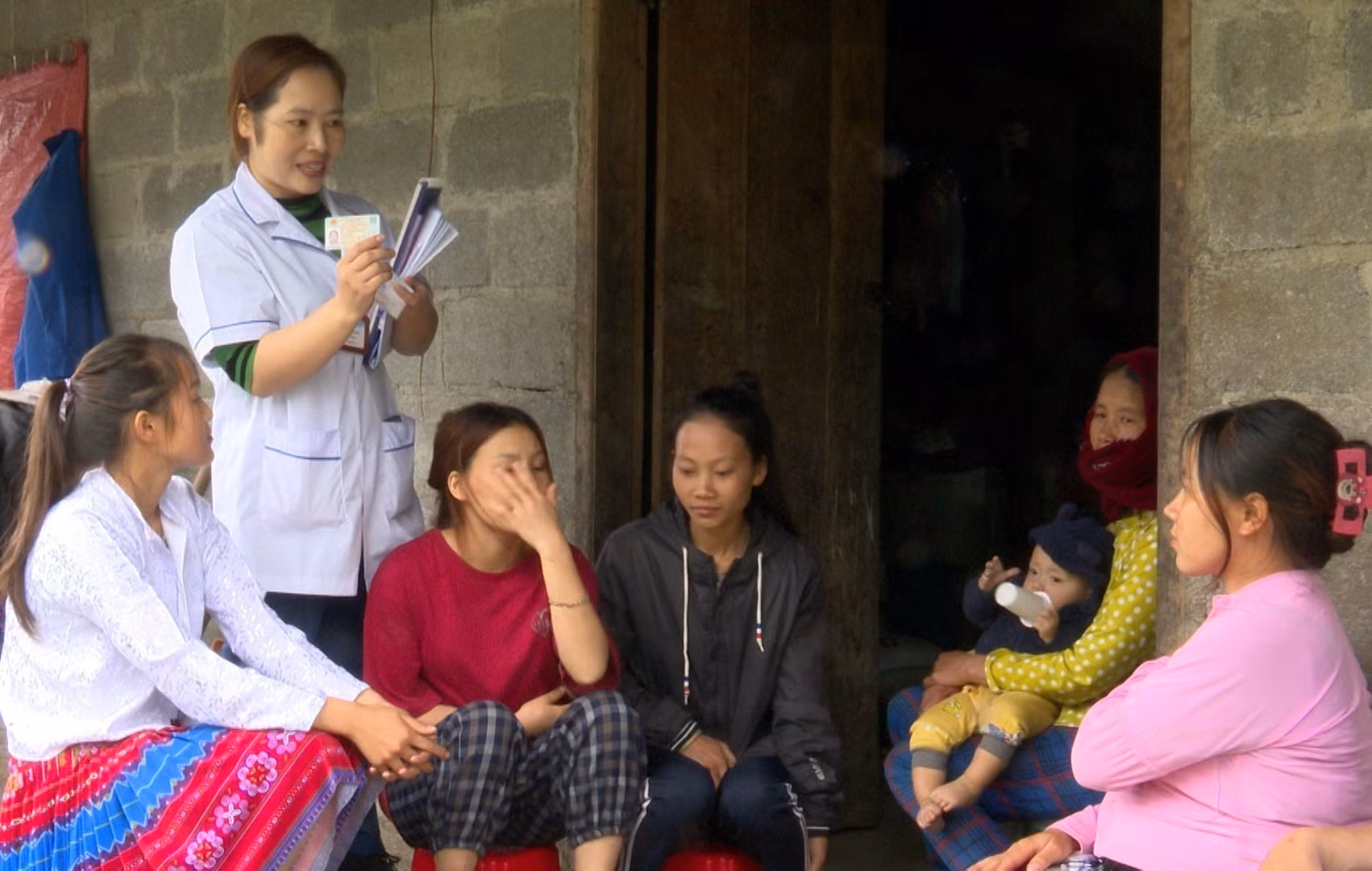 potal-ha-giang-nang-cao-chat-luong-kham-chua-benh-trong-he-thong-y-te-co-so-7386432.jpg