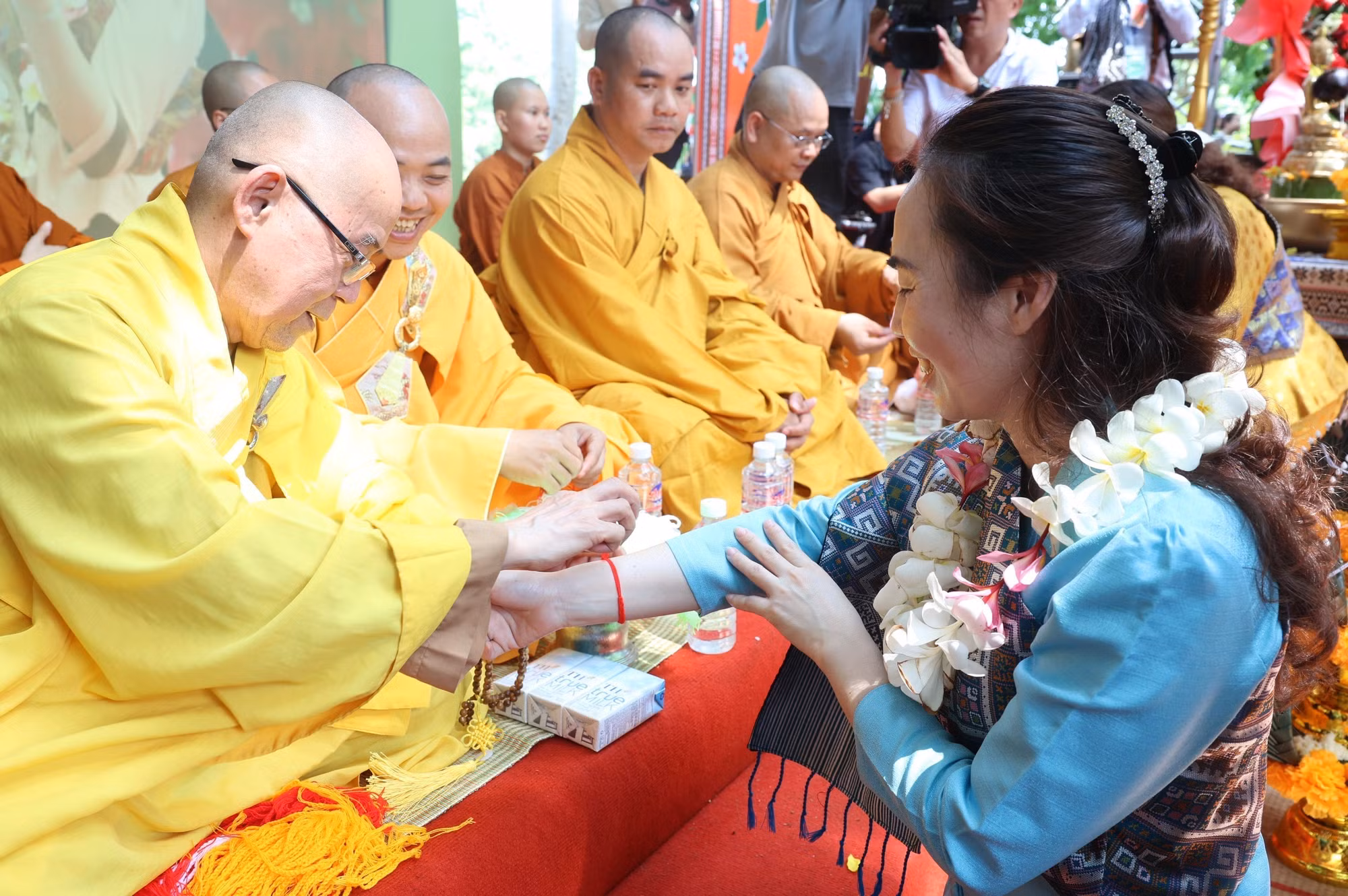 potal-dak-lak-to-chuc-tet-co-truyen-bunpimay-lao-phat-lich-2568-nam-2025-7968364.jpg