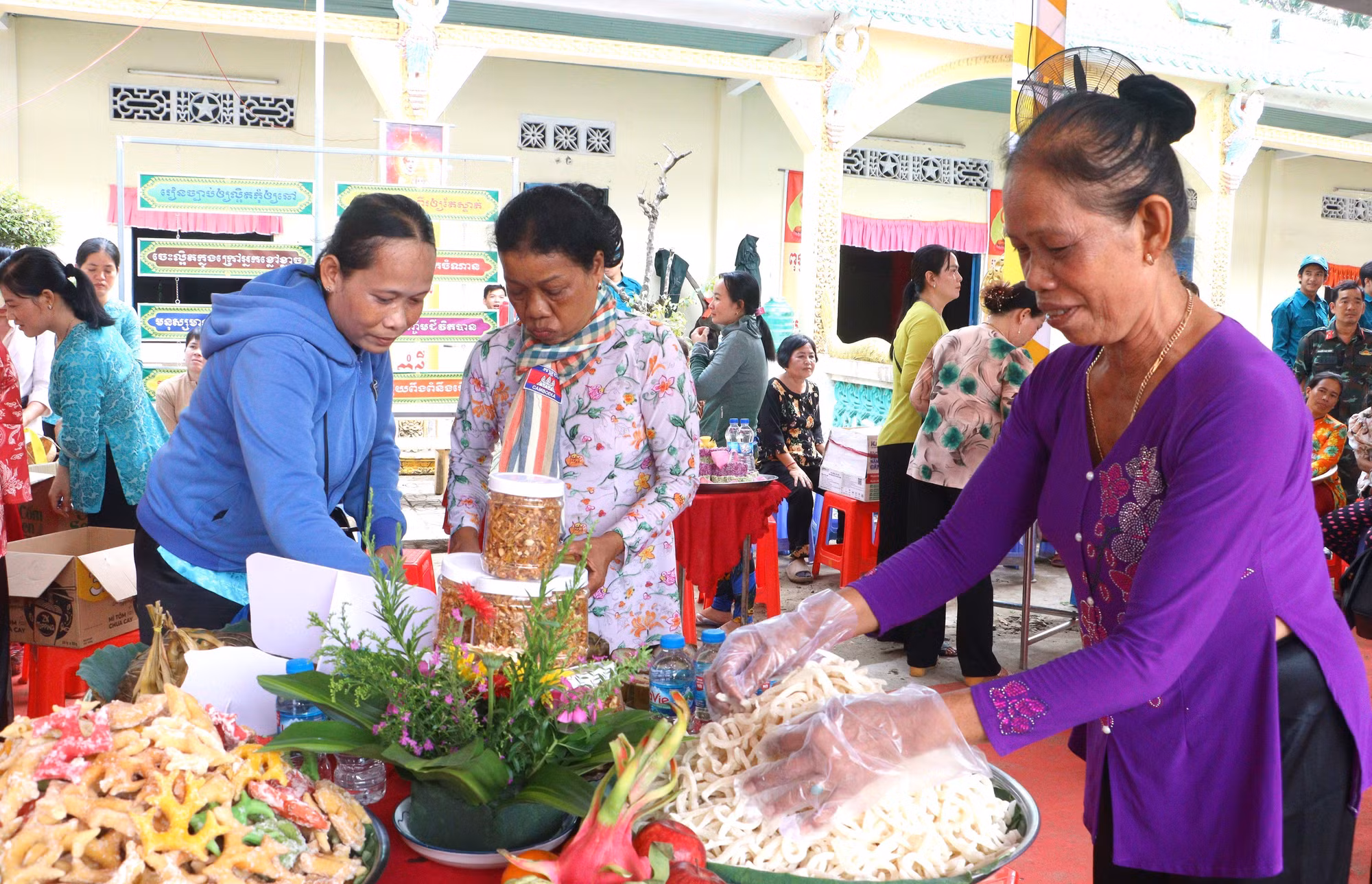potal-tet-chol-chnam-thmay-gan-ket-nghia-tinh-quan-dan-vinh-long-7969497.jpg