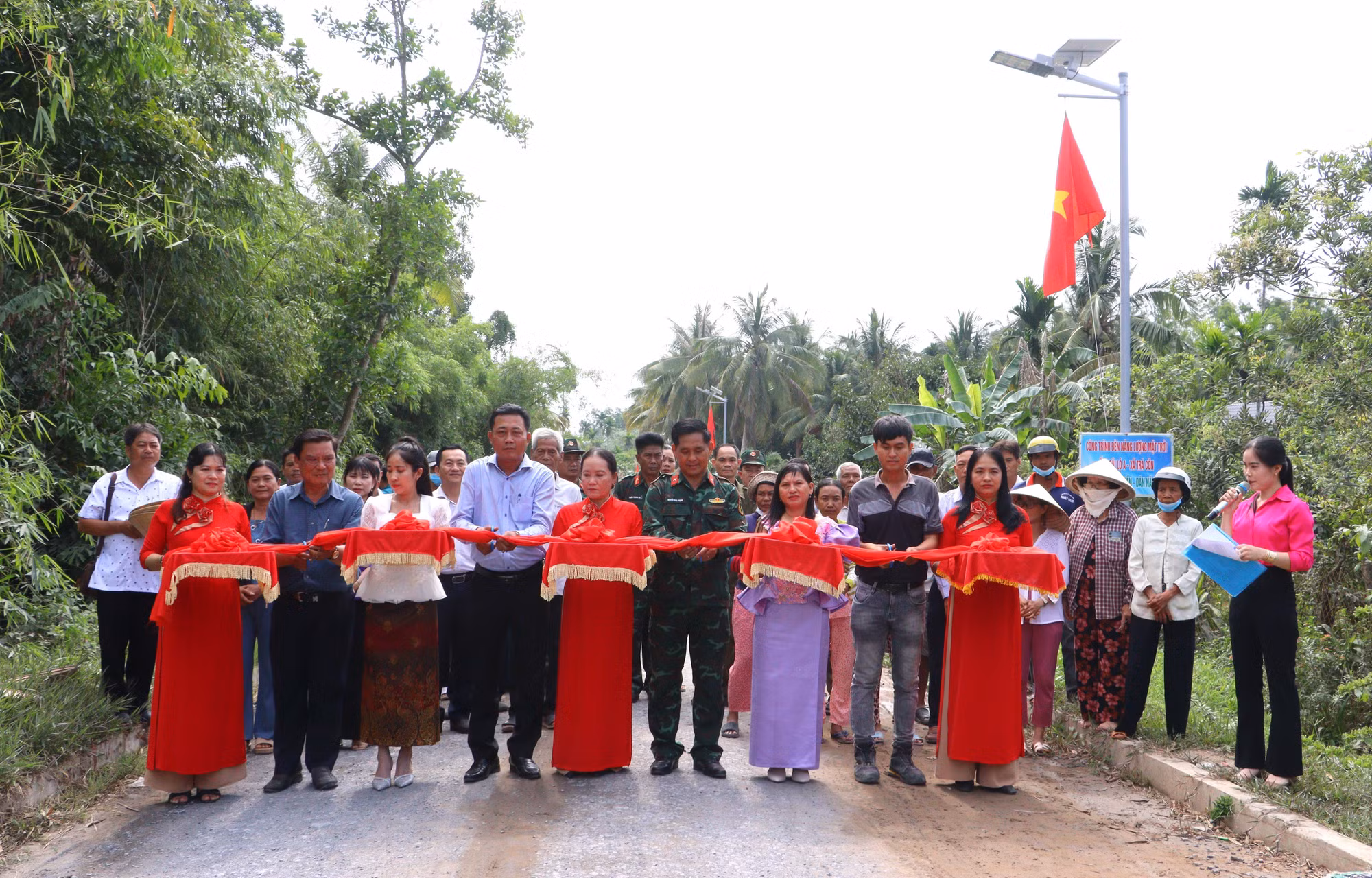 potal-tet-chol-chnam-thmay-gan-ket-nghia-tinh-quan-dan-vinh-long-7969504.jpg