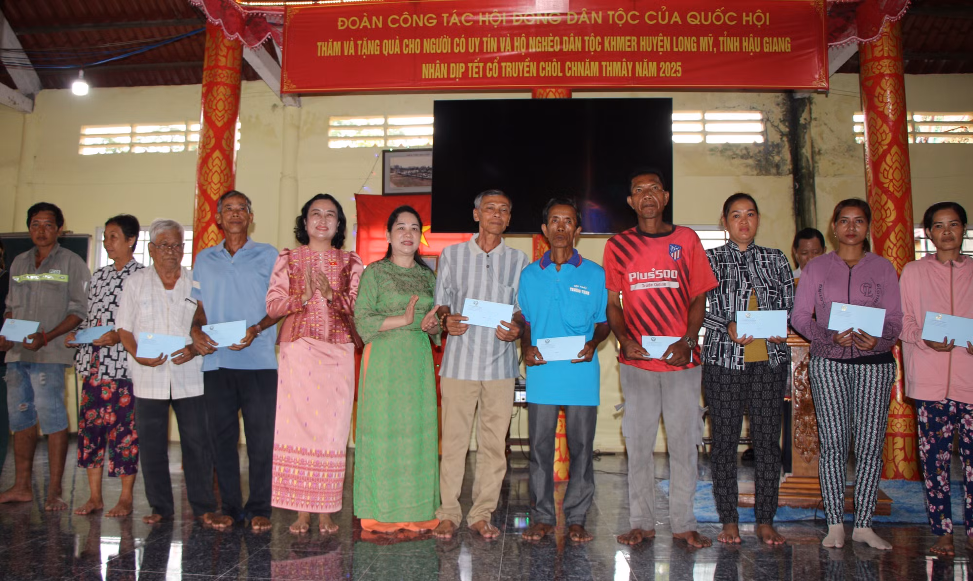 potal-chu-tich-hoi-dong-dan-toc-chuc-tet-chol-chnam-thmay-tai-tinh-hau-giang-7969636.jpg