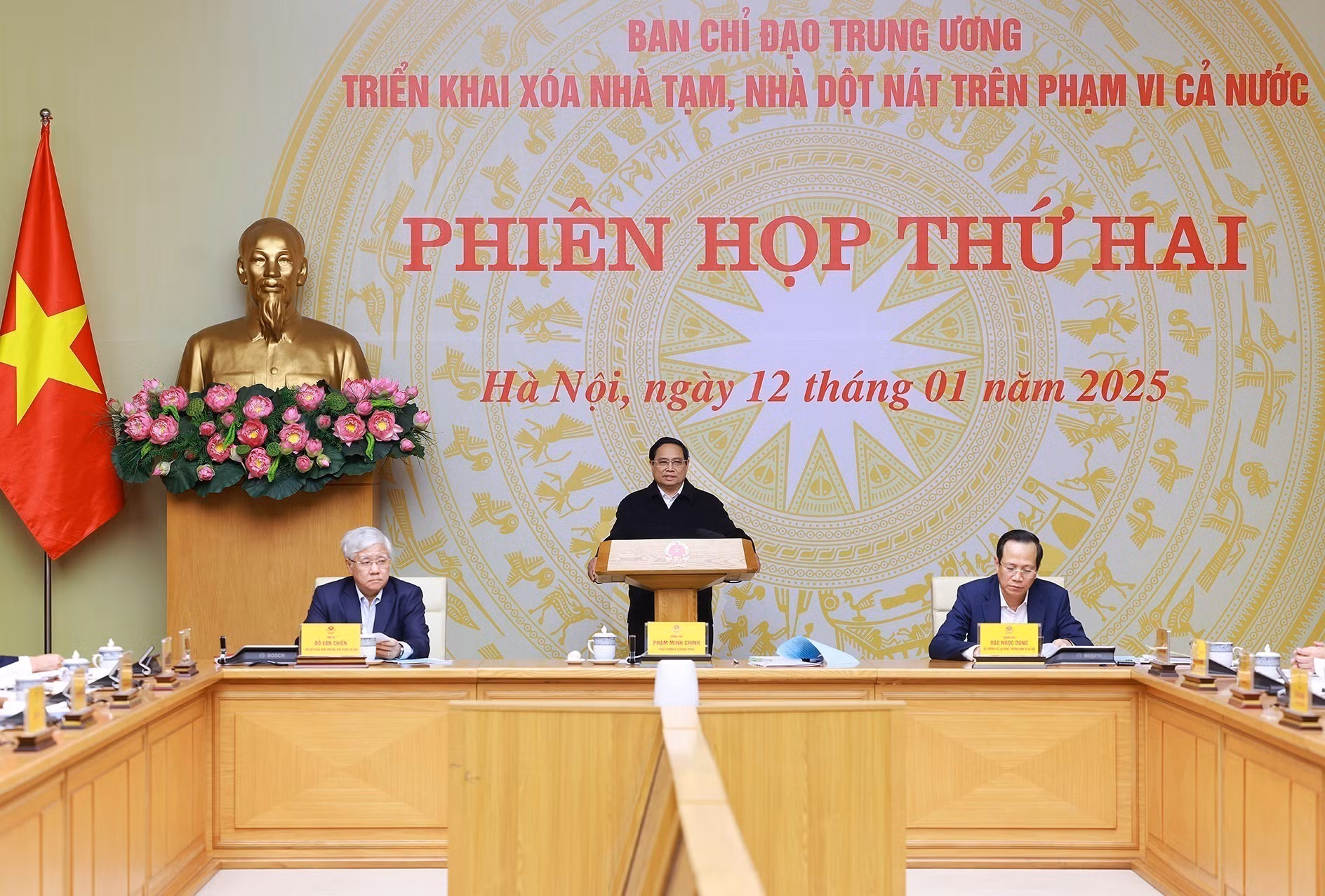 potal-thu-tuong-pham-minh-chinh-chu-tri-phien-hop-thu-hai-cua-ban-chi-dao-trung-uong-trien-khai-xoa-nha-tam-nha-dot-nat-7802725-1.jpg