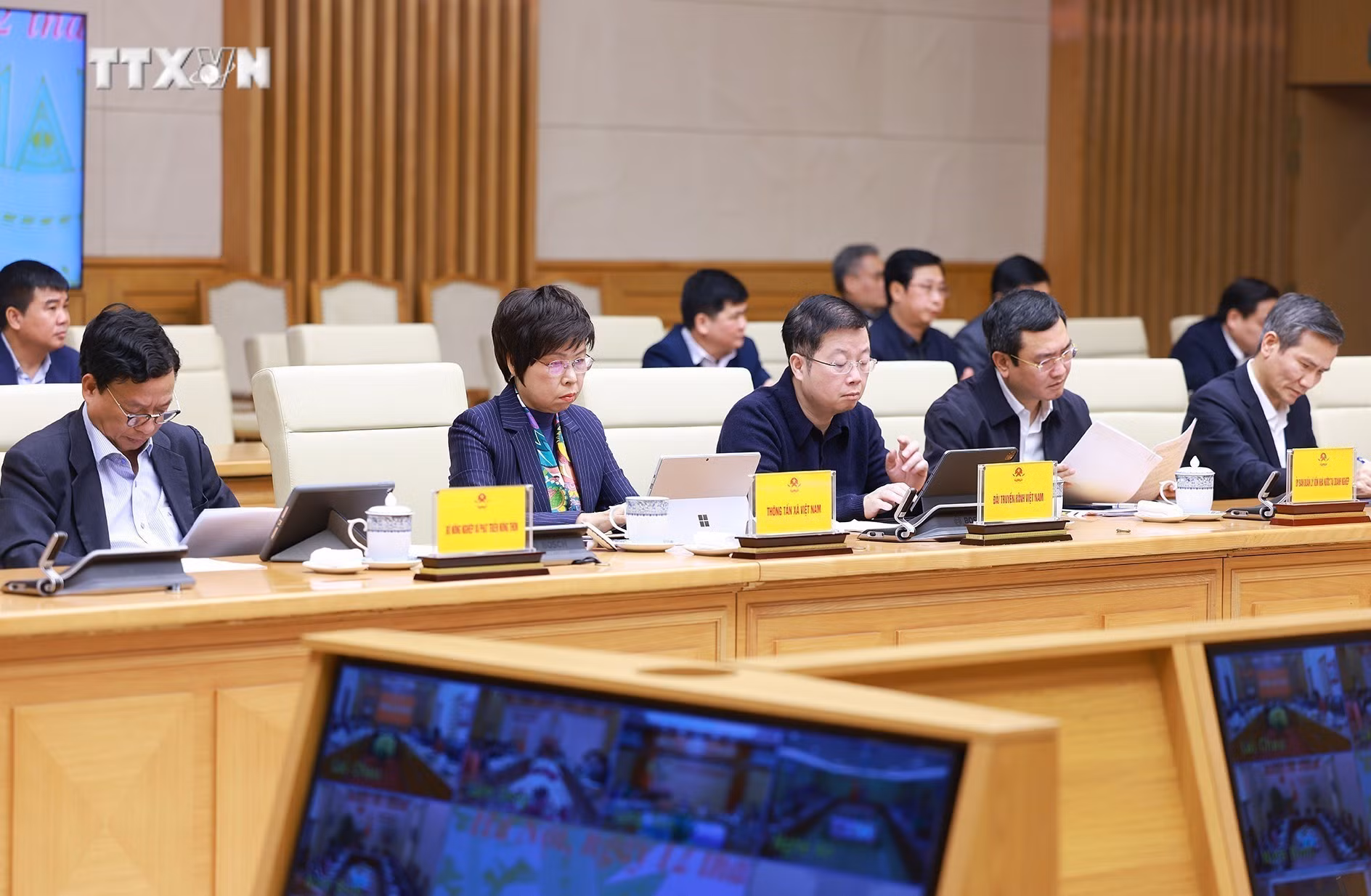 vna-potal-thu-tuong-pham-minh-chinh-chu-tri-phien-hop-thu-hai-cua-ban-chi-dao-trung-uong-trien-khai-xoa-nha-tam-nha-dot-nat-7802731.jpg
