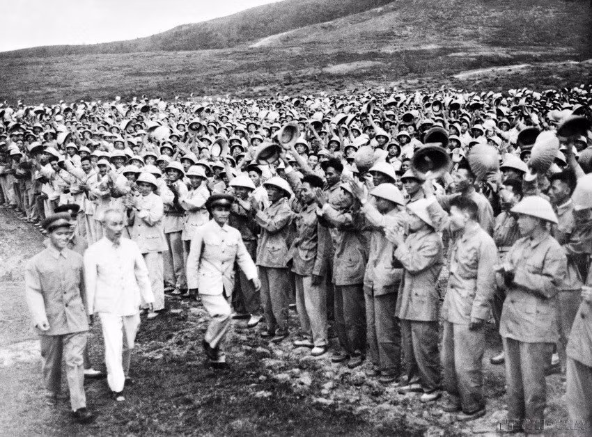 potal-chu-tich-ho-chi-minh-nguoi-sang-lap-ren-luyen-dang-cong-san-viet-nam-7806778.jpg