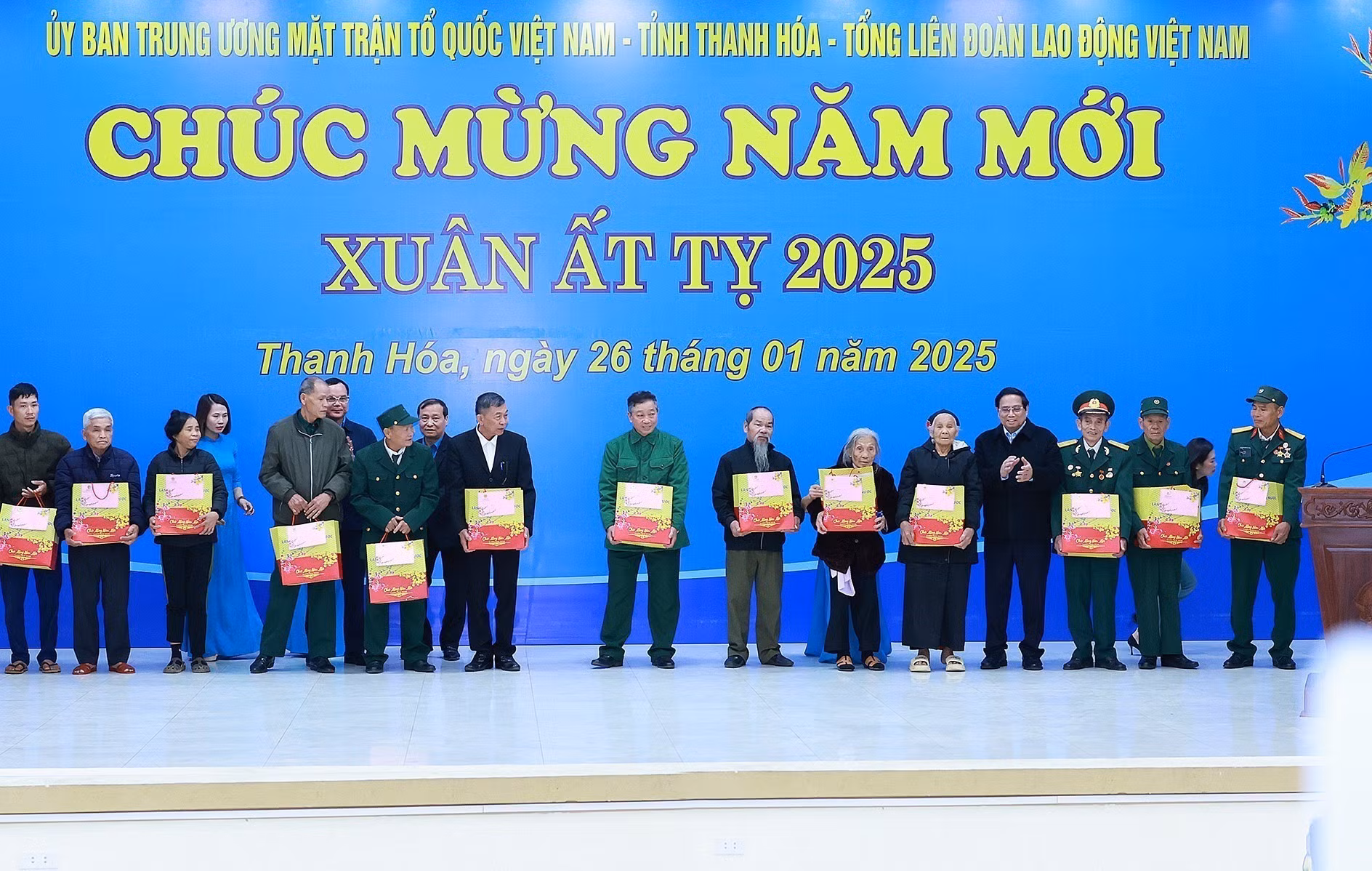 potal-thu-tuong-pham-minh-chinh-chuc-tet-tai-thanh-hoa-7827833.jpg
