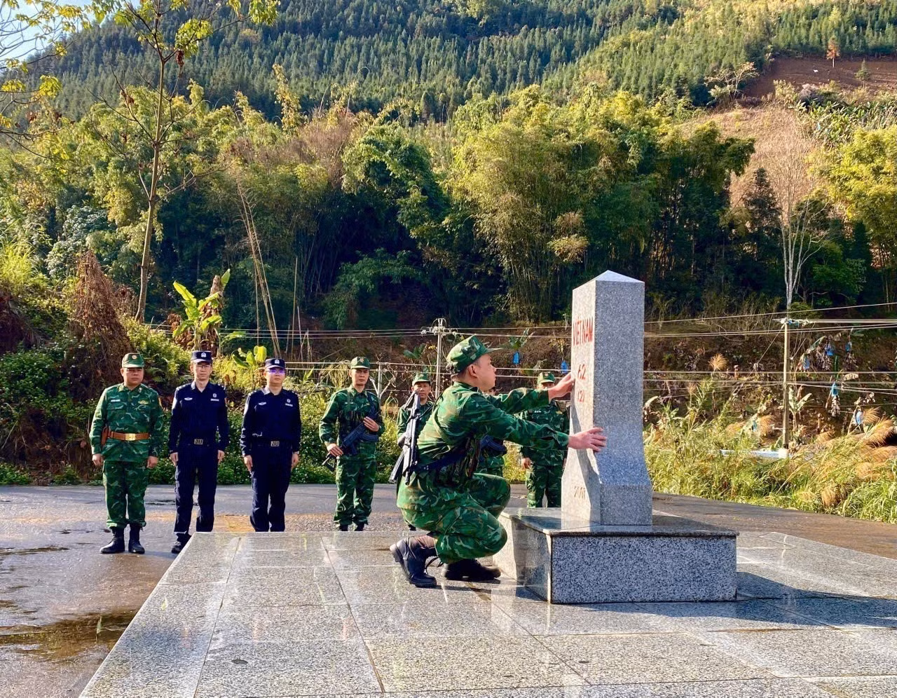 potal-tang-cuong-tuan-tra-giam-thieu-vi-pham-phap-luat-tai-khu-vuc-bien-gioi-viet-nam-trung-quoc-7873751.jpg