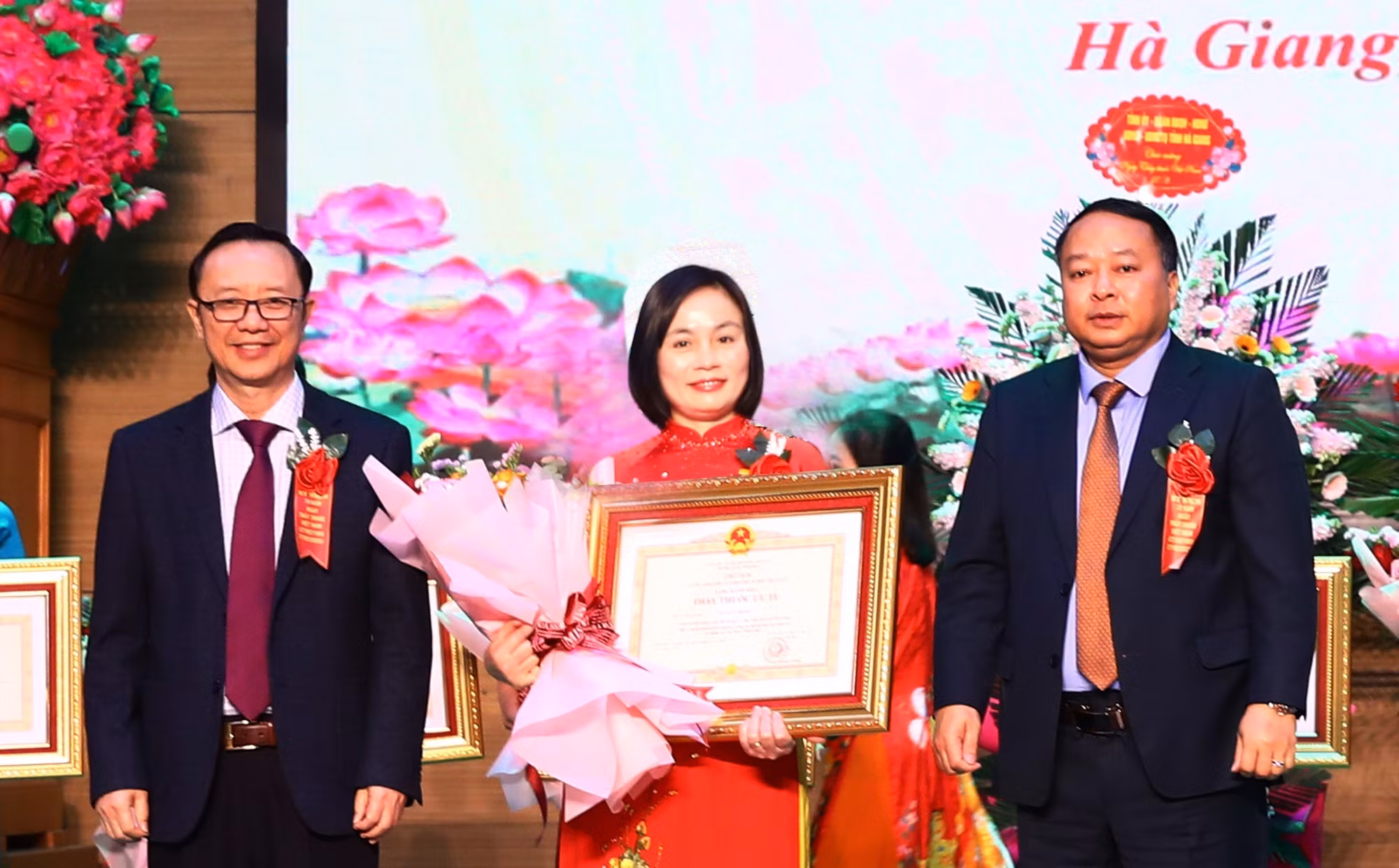 potal-ha-giang-ky-niem-70-nam-ngay-thay-thuoc-viet-nam-7877768.jpg
